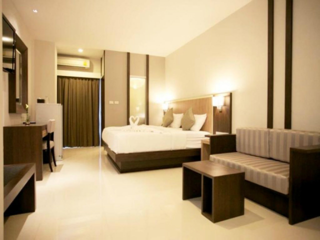 パタヤのホテル エイプリル スイーツ (April Suites Pattaya) パタヤ中心部
