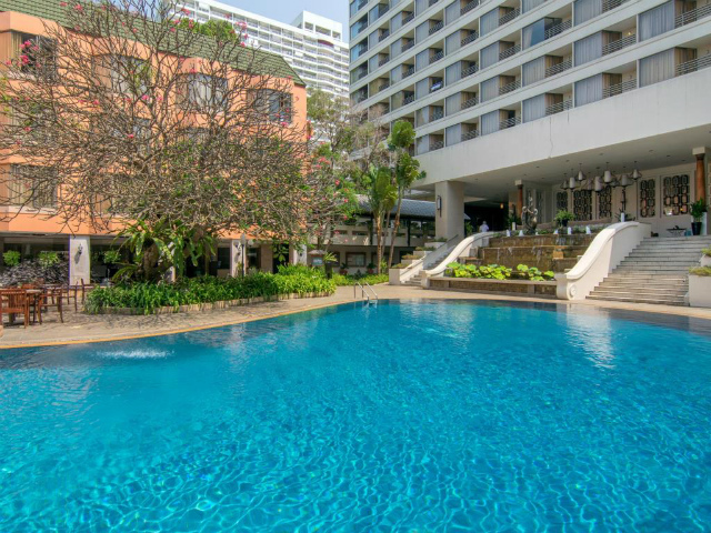 パタヤのホテル ザ ベイビュー ホテル パタヤ (The Bayview Hotel Pattaya) パタヤビーチロード