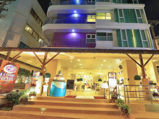 パタヤのホテル パタヤ シー ビュー ホテル (Pattaya Sea View Hotel) パタヤビーチロード